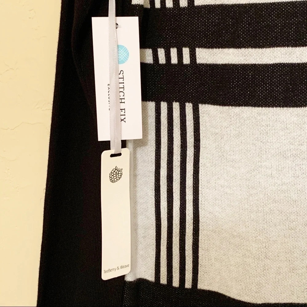 NWT TeeBerry & Weave Black Gray Plaid Back Pullover Sweater Medium Knit - Picture 4 of 5